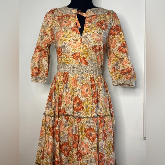 1970s BELLE FRANCE Floral Prairie Peasant Ruffle Dress
Jane Schaffhausen Size 10 - Picture 2 of 12